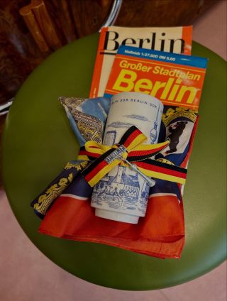 Z německého pop-upu tu až do zítra na vás čeká všechna ta krása, Rosenthaly, WMF a tak, ale kdo trpí #ostalgia či komu...