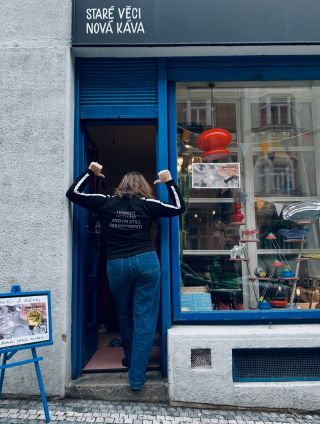 “I expect NOTHING and I’m still disapointed.” 🤘🏻 Nebojte si přát něco EXTRA. A dopřát to i svým blízkým. V @obchod_vecmi...