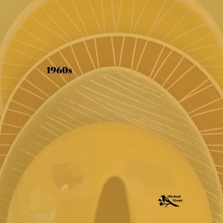 1960s… detaily ✨ Těšte se na ikonický porcelán (K. Němeček, J. Ježek, J. Hahn) a keramiku (družstvo Hrdějovice), výrazně...