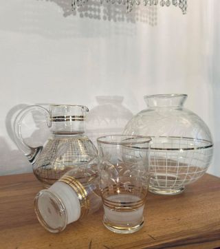 PRVNÍ MRÁZ #5 I Mráz maluje Jako ta tenká křupavá vrstva kaluží, které jsme tak rádi ničili (přiznejte se, kdo to pořád...