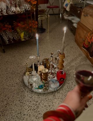 Jste tým A ) Musí být rozsvícený lustr, ať je všude vidět 🥸, nebo B ) Raději lampičky a svíčky pro náladu ✌️ a proč zrovna...